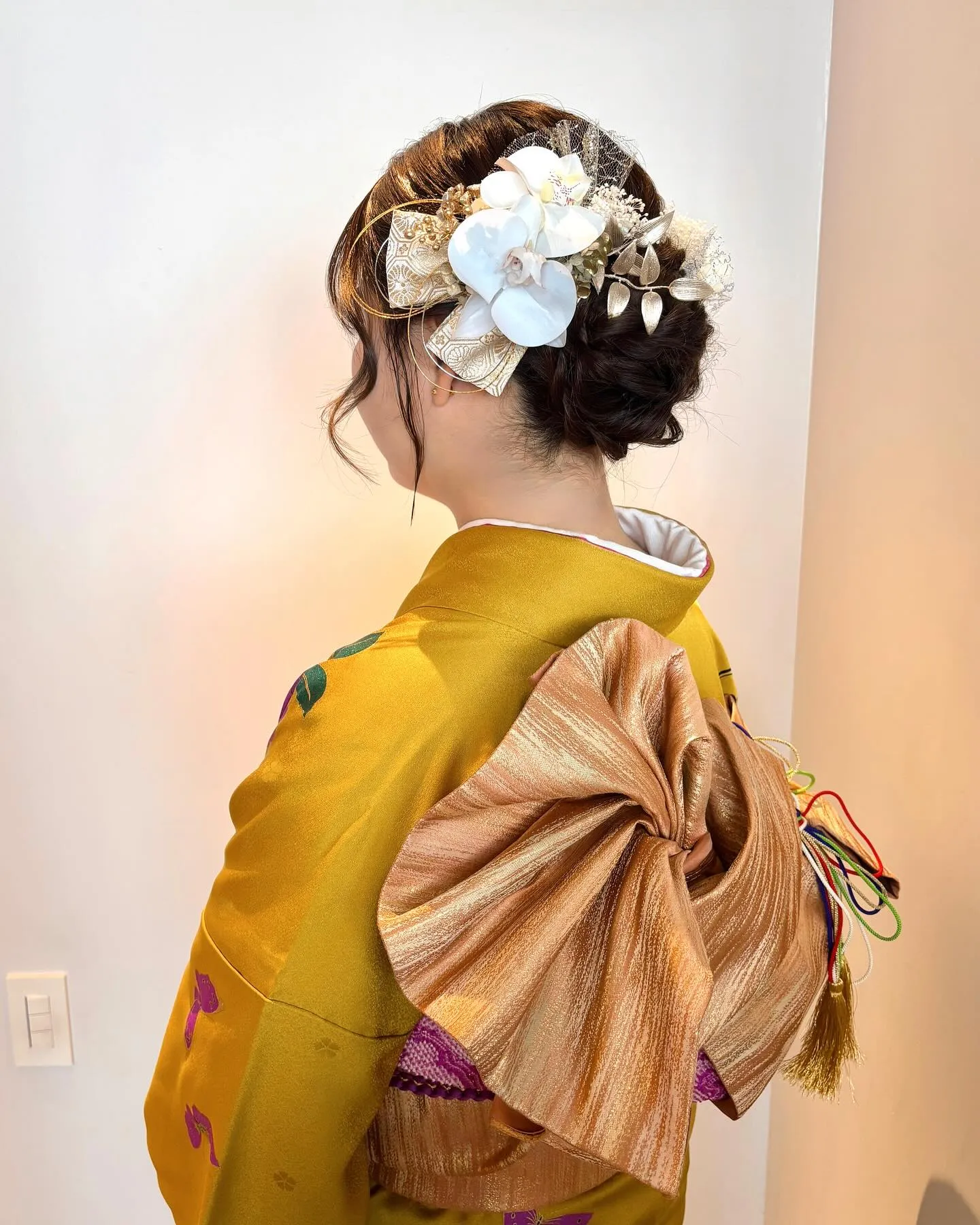 三つ編みでまとめたシニヨンです😊