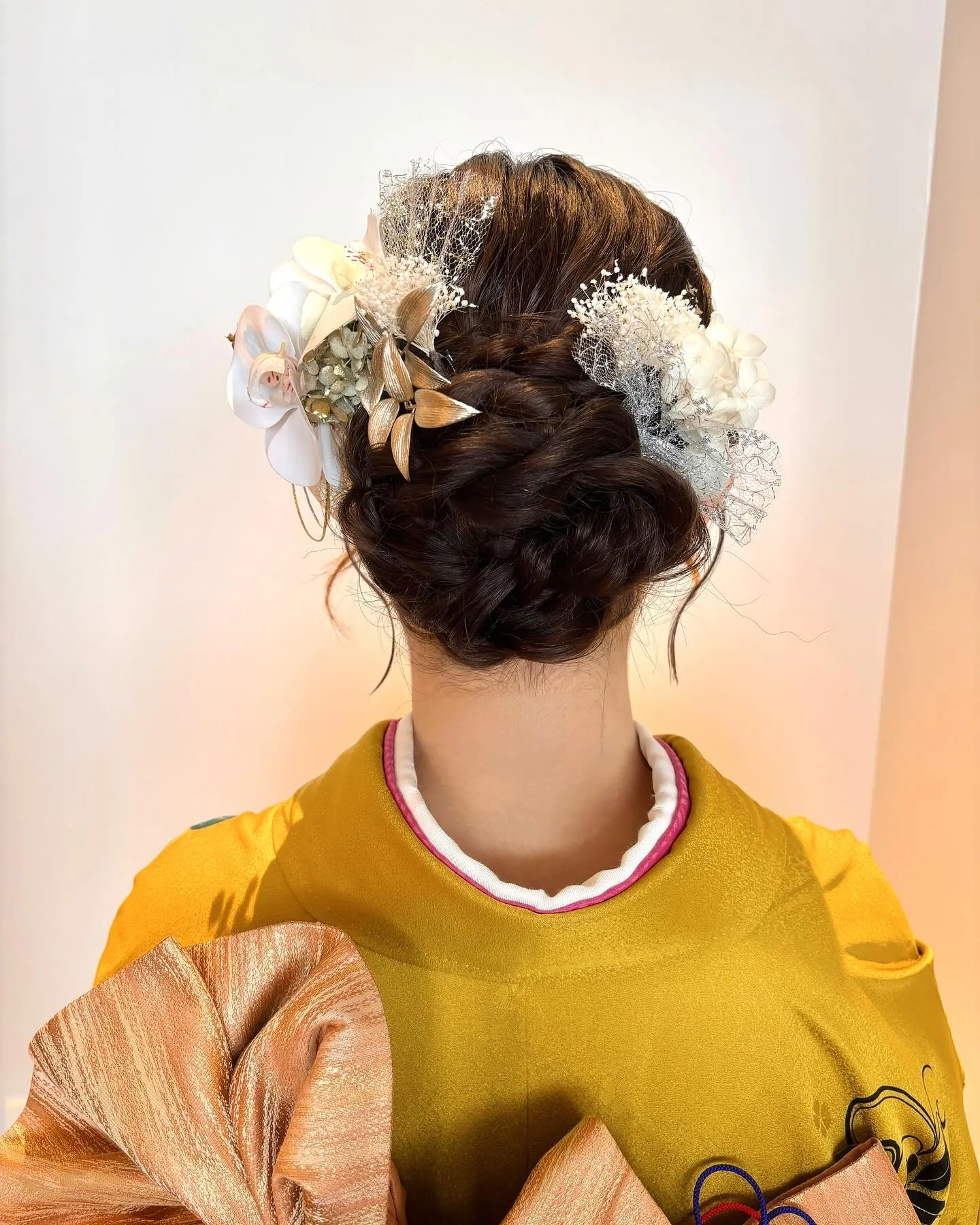 三つ編みでまとめたシニヨンです😊