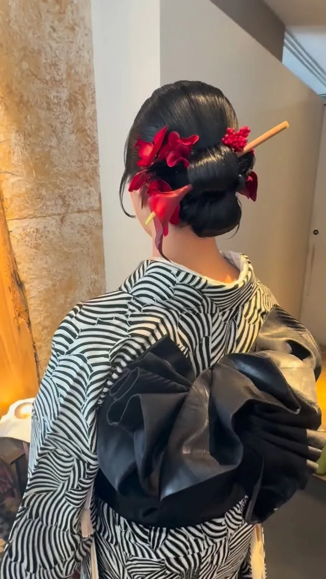 変則シニヨンヘア⁡🩶⋆͛*͛